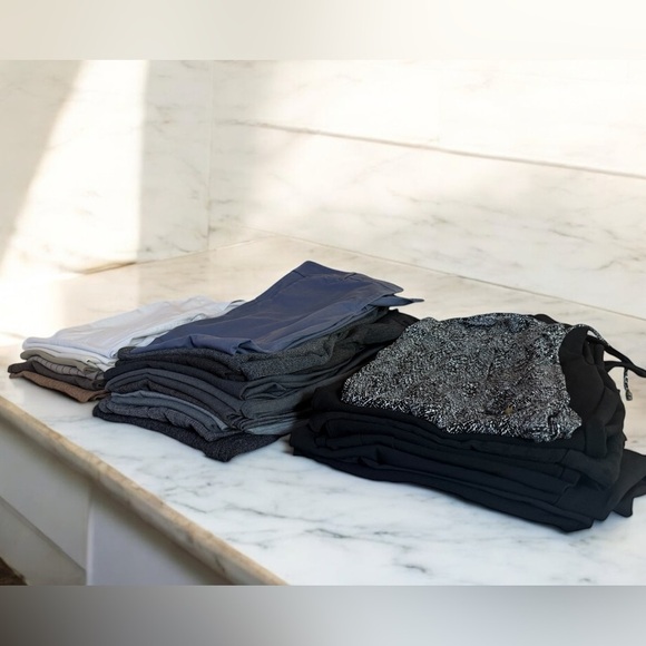 5 pair of women’s size 14 pants for $25! Stylish Women’s Work Pants Collection. - Picture 3 of 5